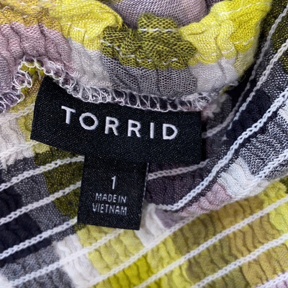 Torrid 1X off the shoulder smocked plaid top - Picture 4 of 5